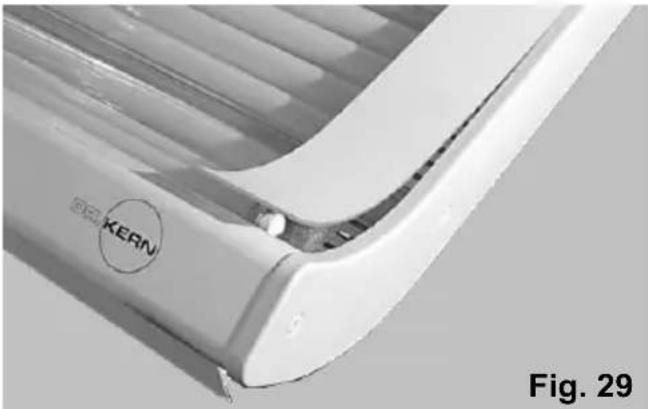 Dr. Kern Excellent 42/4 - The solarium must be completely disconnected from the power supply by all maintenance works. - 3