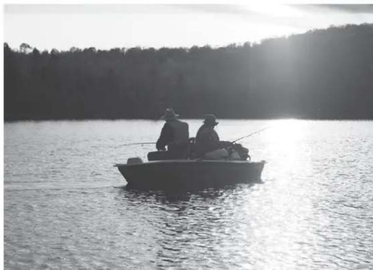 Pelican Bass raider 10e - FISHing boat DeSCIption - 1