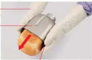 PANASONIC SD-PT1001 - Take out the bread for cooling down - 1