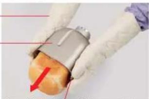 PANASONIC SD-PT1001 - Take out the bread for cooling down - 1