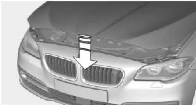 BMW 535i Xdrive (2014) - Closing the hood - 1