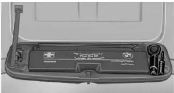 BMW 535i Xdrive (2014) - Onboard vehicle tool kit - 1