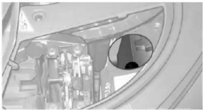BMW 5 Series Sedan (2016) - Corner-illuminating lights - 3
