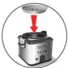 Diagram showing a cooking process with a lid and red arrow indicating downward motion of the lid, labeled in Chinese.