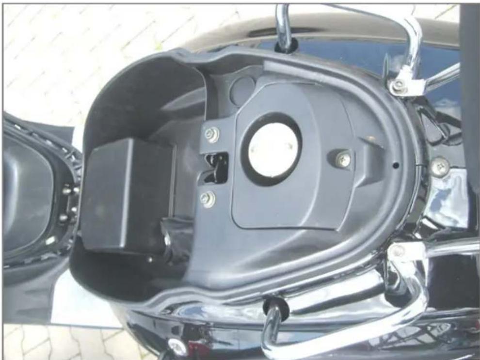 Saro Cruiser - Staufach unter dem Sitz: - 1