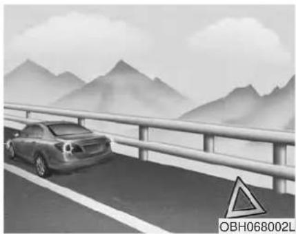 HYUNDAI Sonata Turbo (2011) - Removing and storing the spare tire - 1