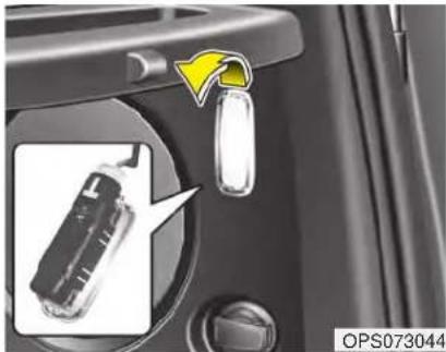 KIA Soul (2019) - Luggage lamp bulb replacement - 1