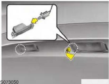 KIA Soul (2019) - License plate lamp bulb replacement - 1
