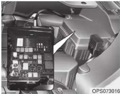 KIA Soul (2019) - Engine compartment fuse replacement - 1