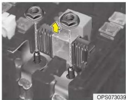 KIA Soul (2019) - CAUTION - Fuse panel covers - 1