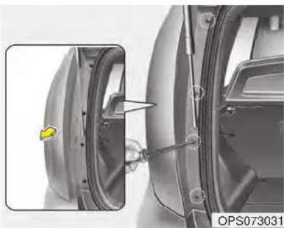 KIA Soul (2019) - Back-up lamp bulb replacement - 1