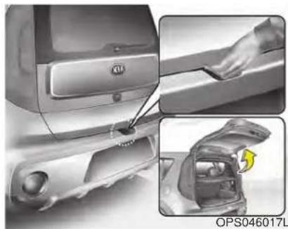 KIA Soul (2019) - Opening the liftgate - 1