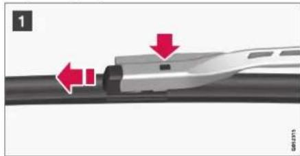VOLVO XC90 T8 (2019) - Replacing windshield wiper blades - 1