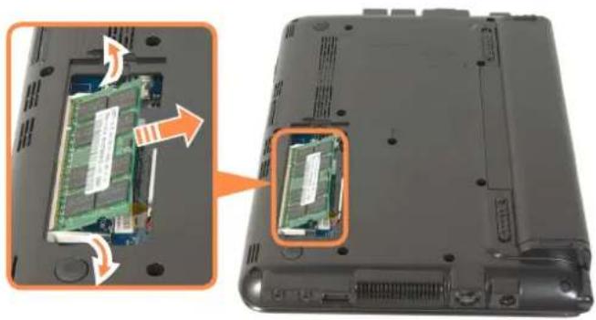 SAMSUNG NP-NB30 - Replacing the Memory - 2