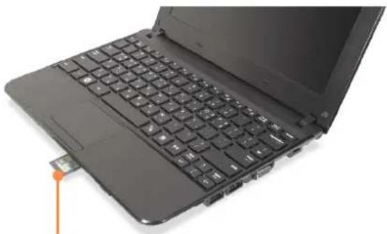 SAMSUNG NP-N220P - To Insert and Use a Memory Card - 1