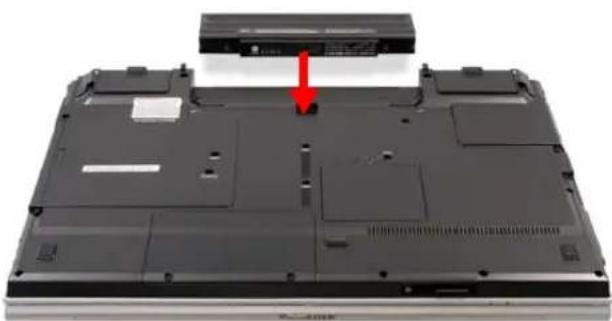 SAMSUNG NP-M70 - Ejecting and Attaching Battery - 2