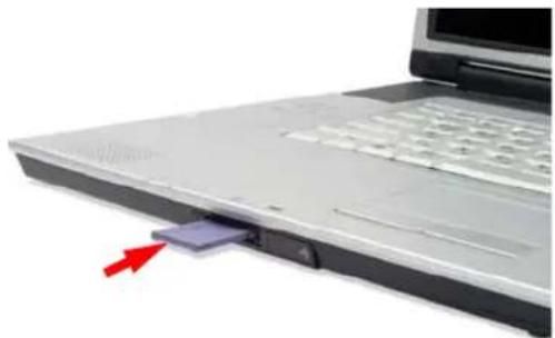 SAMSUNG NP-M50 - You should insert the memory card with the writing on the card facing downwards. - 1