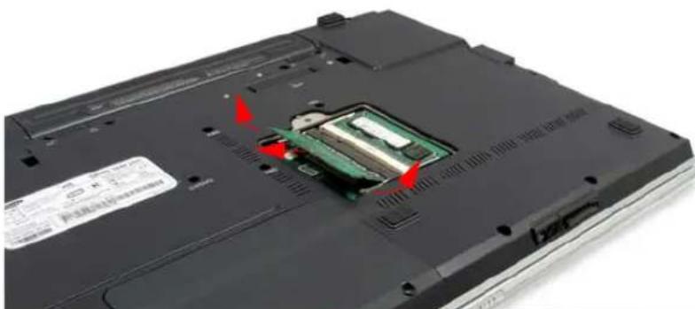 SAMSUNG NP-M50 - Removing the memory module - 3