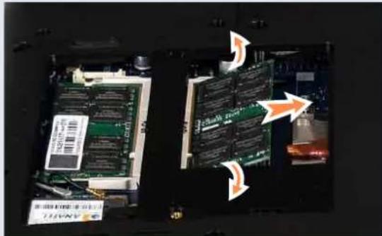 SAMSUNG NP-R560 - Removing a memory module - 1