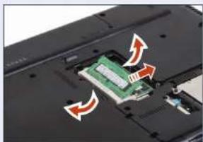 SAMSUNG NP-Q530E - Removing a memory module - 1