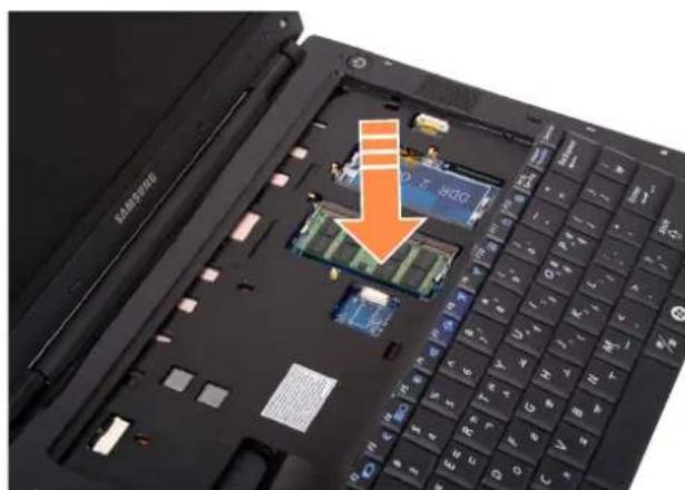 SAMSUNG NP-P210I - Replacing the Memory - 6