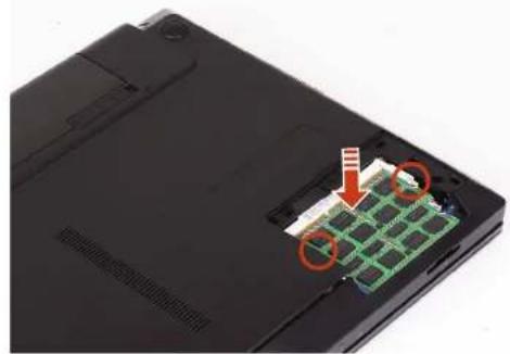SAMSUNG NP300V5AH - Upgrading Memory - 1