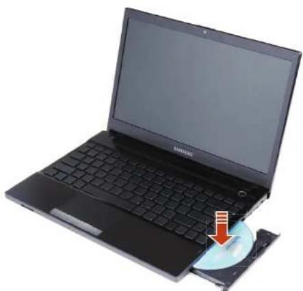 SAMSUNG NP300V3AH - Inserting and Ejecting a CD - 2