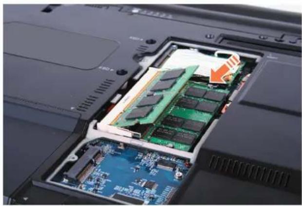 SAMSUNG NP-X65 - Adding a Memory Module - 2