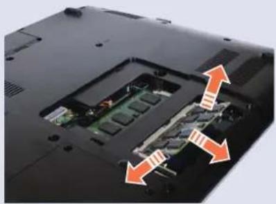 SAMSUNG NP-R730CE - Removing a memory module - 1