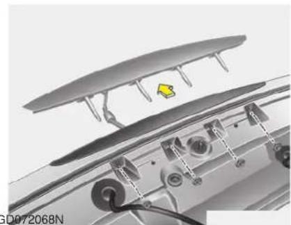 HYUNDAI Elantra GT (2017) - Maintenance - 5
