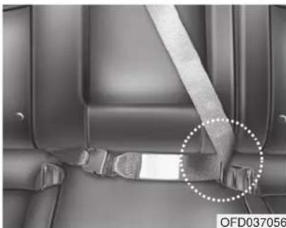 HYUNDAI Elantra GT (2017) - To fasten your seat belt: - 1