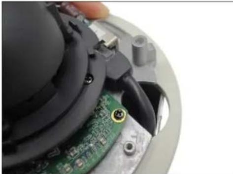 ACTi E911 - Step 3: Connect the Cable - 1