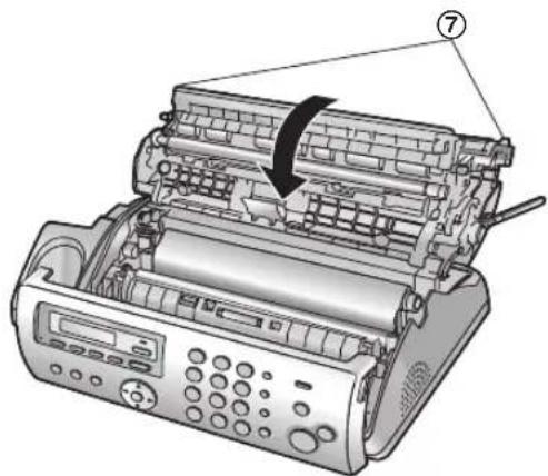 PANASONIC KX-FC225G - Schließen Sie die hintere Abdeckung fest, indem Sie auf beiden Seiten auf den gepunkteten Bereich drücken ⑦). - 1