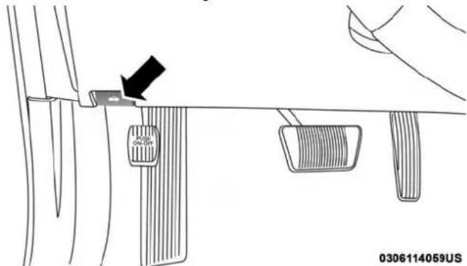 Chrysler 300 (2019) - To Open The Hood - 1