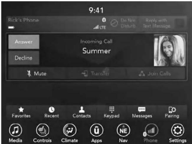 Chrysler 300 (2019) - Phone - 1