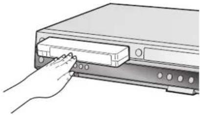 PANASONIC DMR-ES46 - Inserting a video cassette - 1