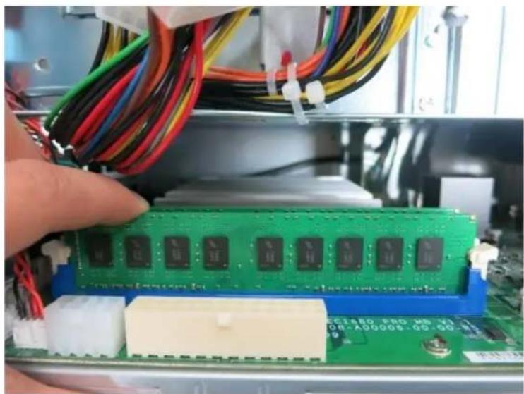 QNAP TS-EC880U-E3-4GE-R2 - TS-EC880 Pro, TS-EC1080 Pro - 6