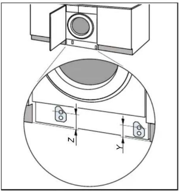 SIEMENS WI14W440 - Abstandshalter der Sockelblende einsetzen. - 2