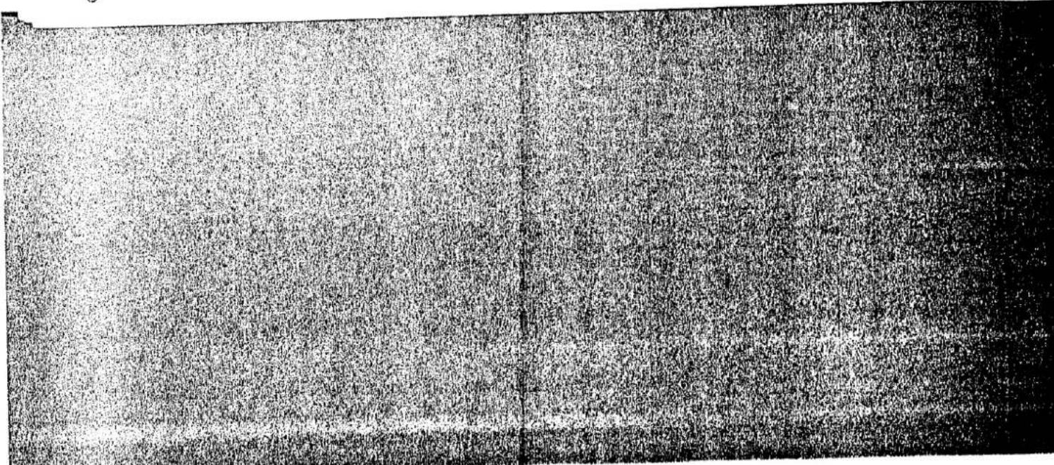 Schwarz-weißes Foto einer ebenen Fläche ohne sichtbaren Text, Symbole oder Markierungen