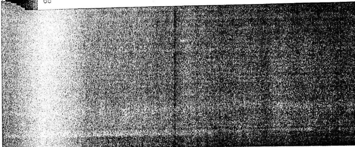 Schwarz-weißes Foto einer strukturierten Oberfläche ohne sichtbaren Text, Zahlen oder Symbole.