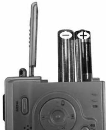 EASYPIX S312 - • Installing Camera Batteries: - 2