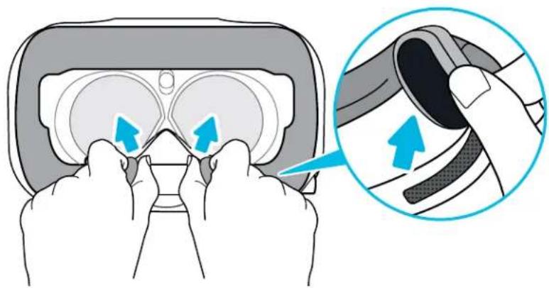 HTC VIVE Pro Eye - Replacing the face cushion - 1