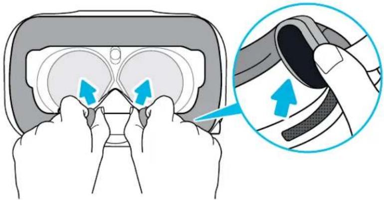 HTC VIVE Pro Eye - Connecting a USB device to the VIVE Pro Eye HMD - 1