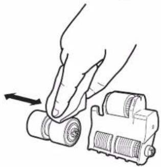 CANON imageFORMULA DR-M1060 - Wischen Sie die ausgebauten Rollen mit einem mit Wasser befeuchteten, gut ausgewrungenen Tuch ab. - 1