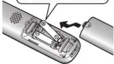 PANASONIC KX-TG6822G - Einsetzen des Akkus - 2