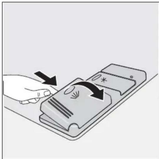ZANKER GE66017S - Reinigungsmittel einfüllen - 2
