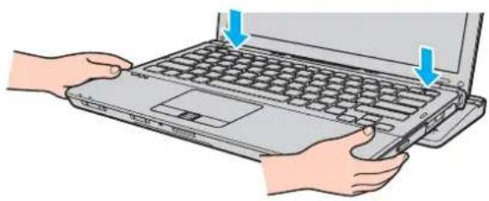 SONY Vaio VGN-SR57S - Andocken des Computers an die Dockingstation - 4