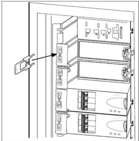 APC Symmetra PX 96/160KW - VERLETZUNGSGEFAHR UND GEFAHR DER BESCHÄDIGUNG DER AUSRÜSTUNG - 2