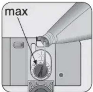 ZANKER ZKS 5642 X - Einfüllen von Klarspülmittel - 2
