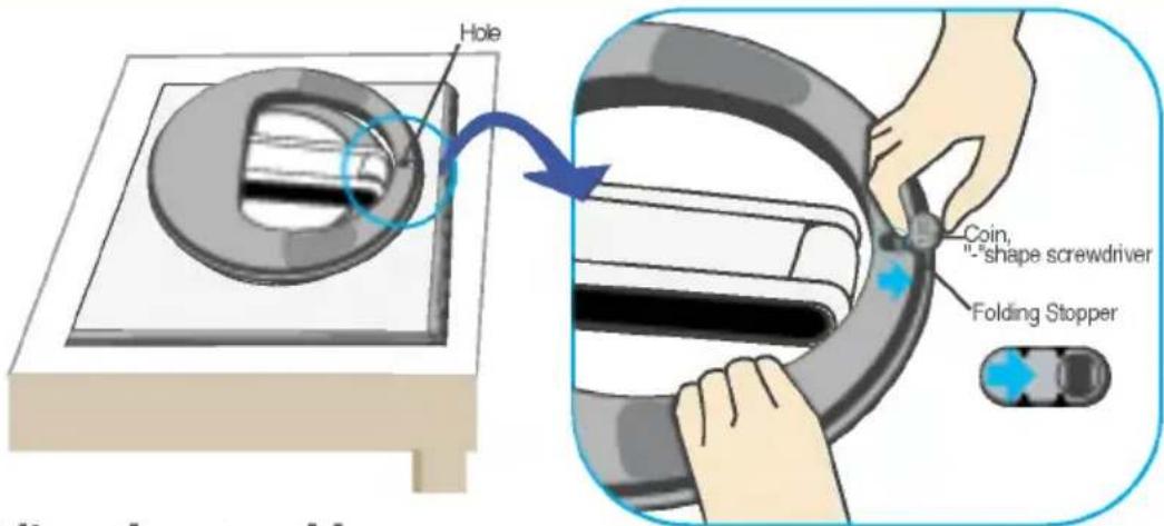 LG L1780QP - Unfolding the stand base - 1